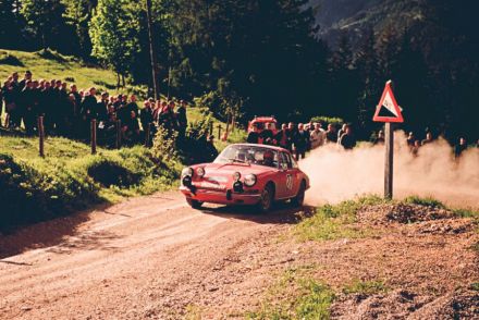 Gunther Wallrabenstein i W.Bretthauer – Porsche 911S.