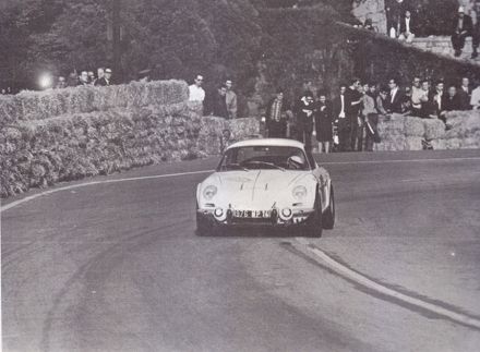 Bernard Tramont i Ricardo Munoz – Alpine Renault A110.