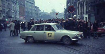 J.Cotter i Douglas Hill - Triumph 2000
