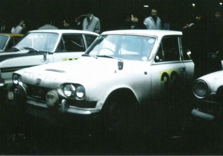 F.J.A.Vivian i V.Vivian - Triumph 2000