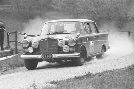 Mercedes Benz 220 SE