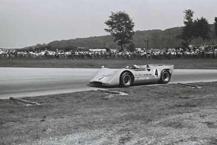 Bruce McLaren – McLaren M6A Chevrolet.