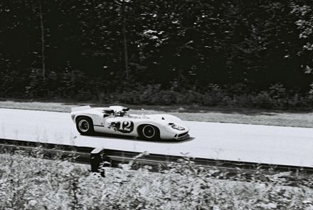 Roger McCluskey – Lola T70 Mk.2 Chevrolet.