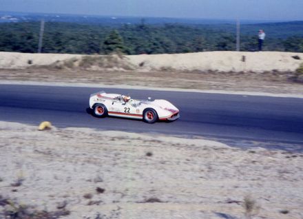Mike Spence – McLaren Elva Mark II Chevrolet.