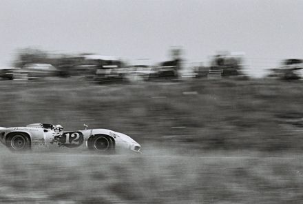 Roger McCluskey – Lola T70 Mk.2 Chevrolet.
