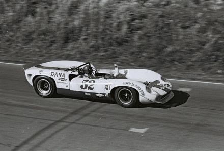Peter Revson – Lola T70 Mk.3 Chevrolet.