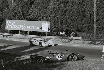 Nr.32.Ludovico Scarfiotti – Ferrari 412P Spyder, nr.5.Denny Hulme – McLaren M6A Chevrolet.