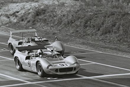 Nr.91.Skip Scott – McLaren Elva Mark III Chevrolet, nr.39.Ludwig Heimrath – McLaren Elva Mark II Chevrolet.