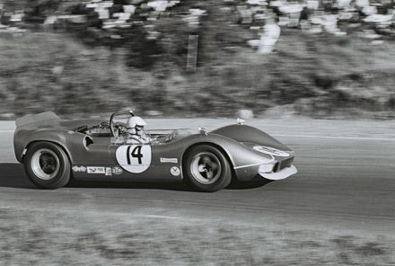 Skip Barber – McLaren Elva Mark II Chevrolet.