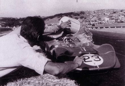     Chris Amon – Ferrari 330 P4 C7 4.2.