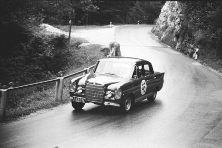 Mercedes Benz
