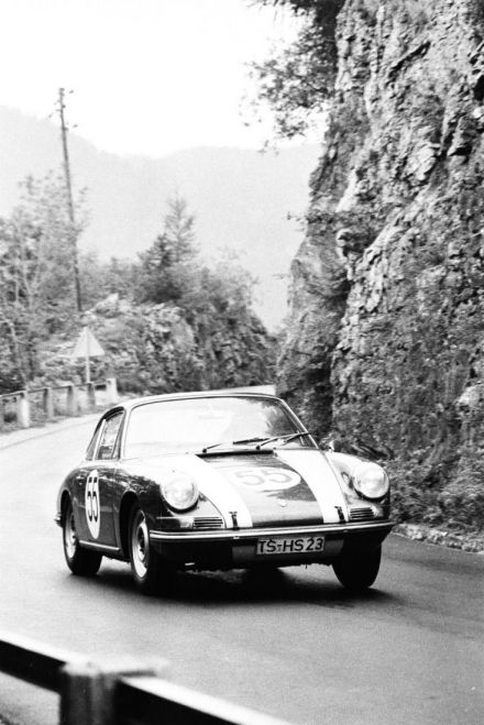 Porsche 911.