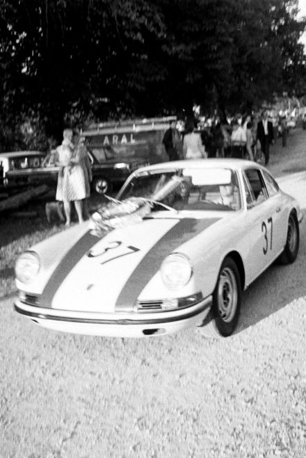 Porsche 911.