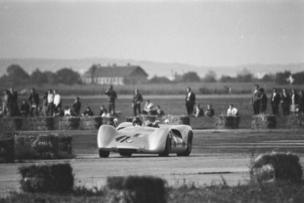 Dieter Quester – Lola T110 BMW.