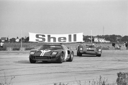 Ford GT 40