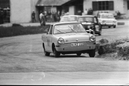 BMW 700