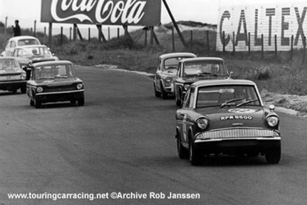 Ford Anglia i Hillmany Imp.