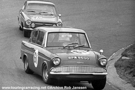 Ford Anglia i Fiat 850 coupe