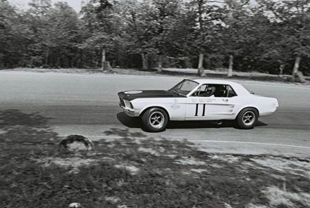 Dick Thompson – Ford Shelby Mustang.