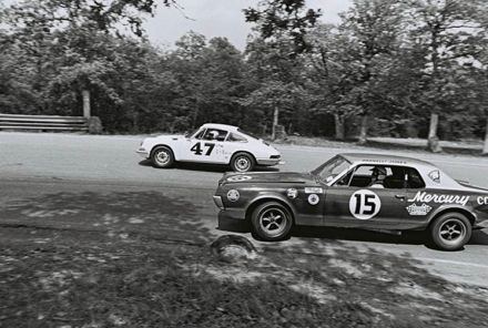 Nr.15. Parnelli Jones – Mercury Cougar, nr.47.Bill Steele – Porsche 911.