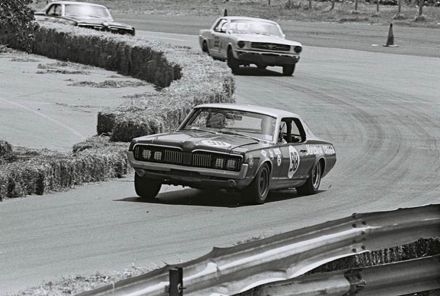 Dan Gurney – Mercury Cougar.