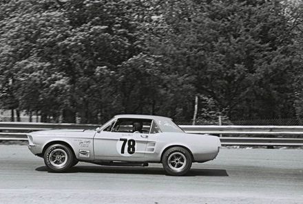 Milt Minter – Ford Mustang. 