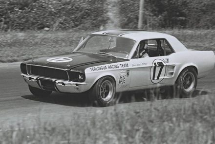 Jerry Titus – Ford Mustang.