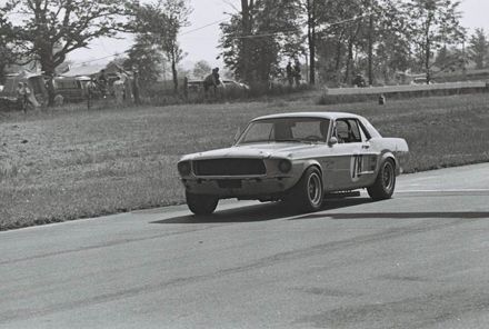 Milt Minter – Ford Mustang.