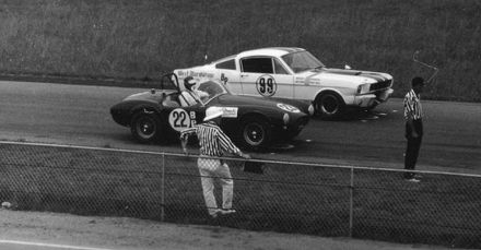 Nr.22.James Sutter – Shelby Cobra, nr.99.Jim Sypherd – Shelby GT 350.