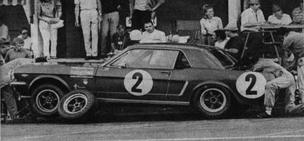 Claude Dubois i Yves Deprez – Ford Mustang.