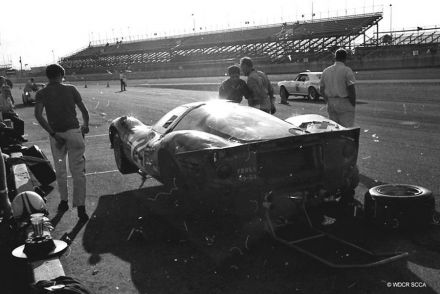 Ludovico Scarfiotti i Mike Parkes – Ferrari 330 P4 coupe.