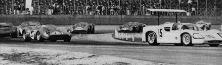 Nr.15.Phil Hill i Mike Spence – Chaparral 2D Chevrolet.