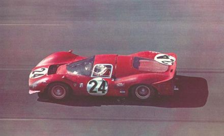 Ludovico Scarfiotti i Mike Parkes – Ferrari 330 P4 coupe.