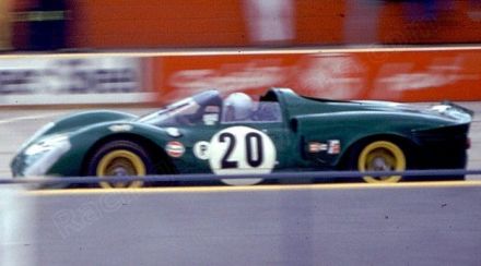 David Piper i Richard Attwood – Ferrari 365 P2/3.