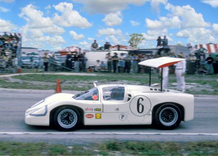 Mike Spence i Phil Hill – Chaparral 2F Chevrolet.