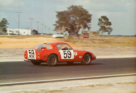 Clive Baker i Rauno Aaltonen – Austin Healey Sprite.