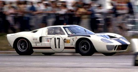  Grossman i William McNamara – Ford GT 40.