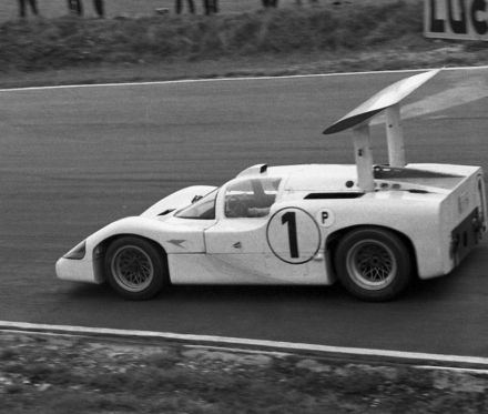 Mike Spence i Phil Hill – Chaparral 2F.