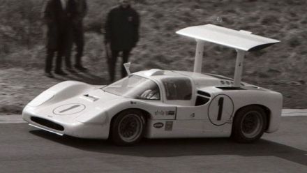Mike Spence i Phil Hill – Chaparral 2F.