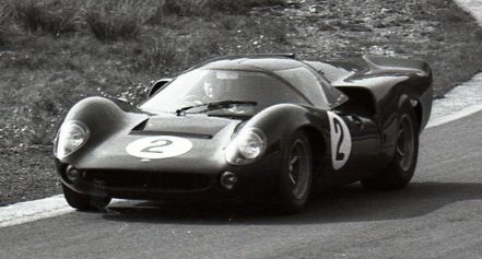 Paul Hawkins i Jackie Epstein – Lola T70 Mk.3 Chevrolet.