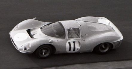  Willy Mairesse i Jean Blaton – Ferrari 330P3/4 412P.