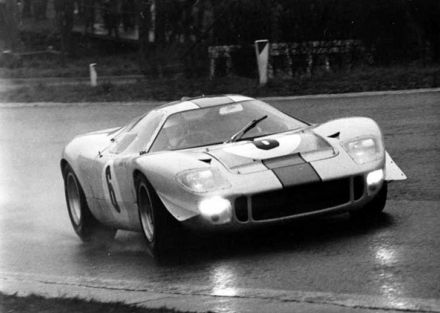 Jacky Ickx, Richard Thompson i Alan Rees – Mirage M1 Ford.