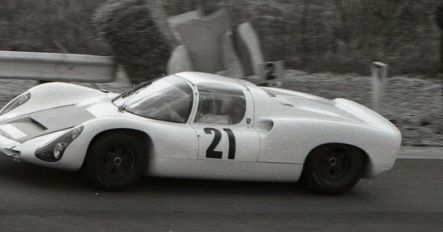 Jo Siffert, Hans Herrmann i Gerhard Koch – Porsche 910.