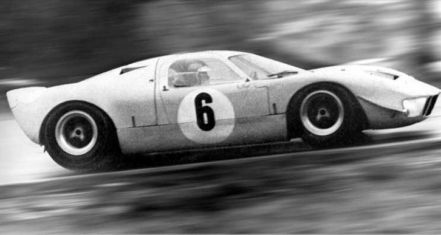Jacky Ickx, Richard Thompson i Alan Rees – Mirage M1 Ford.