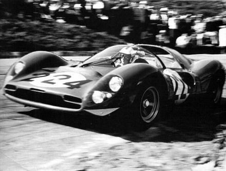 Nino Vaccarella i Ludovico Scarfiotti – Ferrari 330 P4.