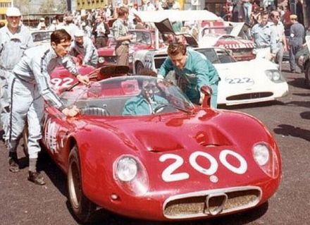 Giacomo Russo “Geki” i Nino Todaro – Alfa Romeo T33.