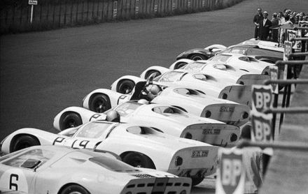 Porsche 910.