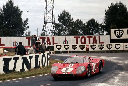 Dan Gurney i Anthony Joseph “AJ” Foyt – Ford GT Mk.IV.