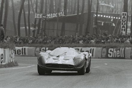 Jean Giuchet i Herbert Müller – Ferrari 330 P3/412P.