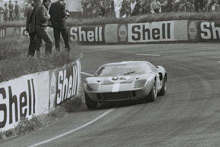 Mike Salomon i Brian Redman – Ford GT 40.